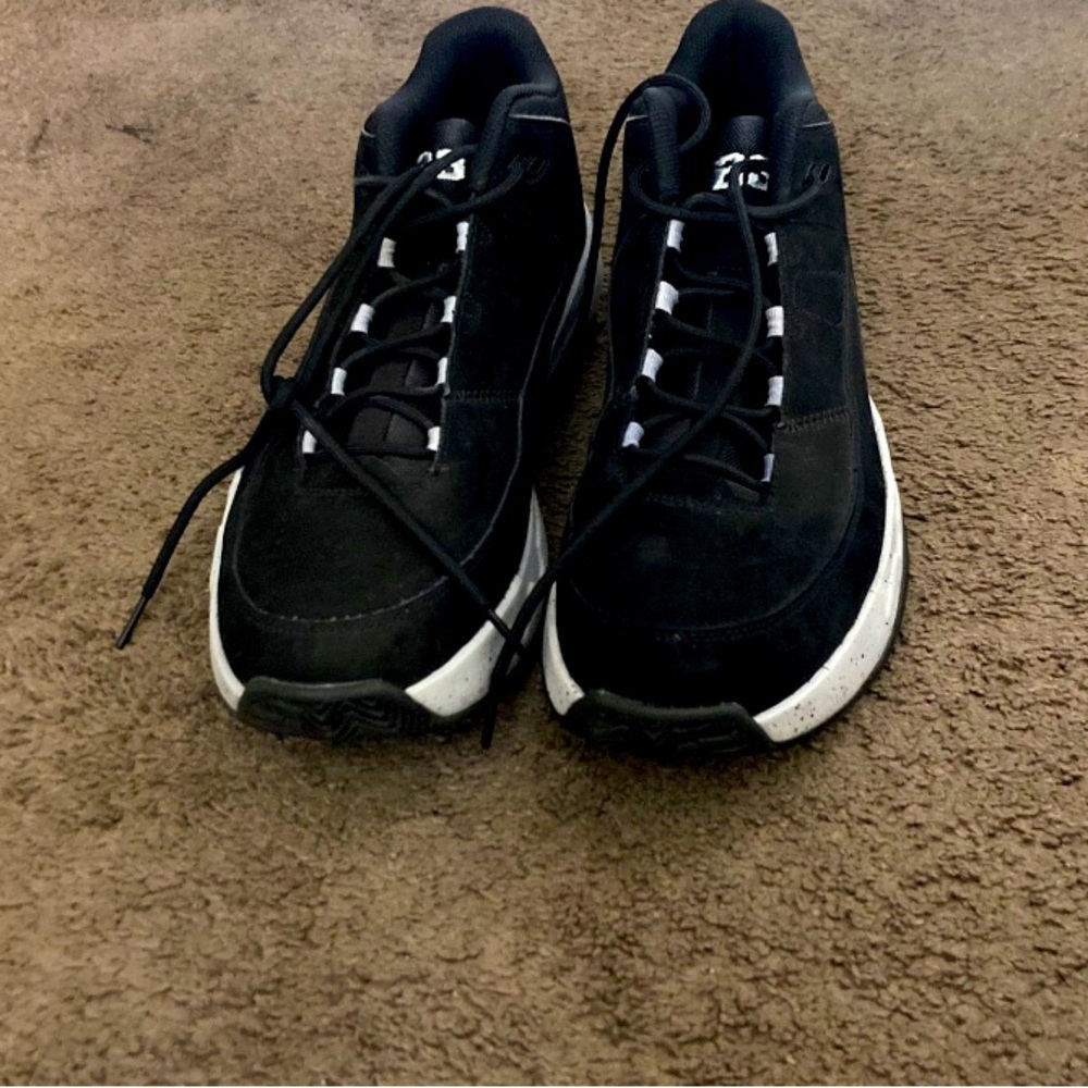 Jordan Max Aura 3 Black/Wolf Grey